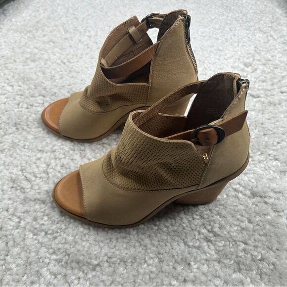 Diba True Hot Dice Tan Peep Toe Ankle Bootie Heel NEW - Picture 3 of 8